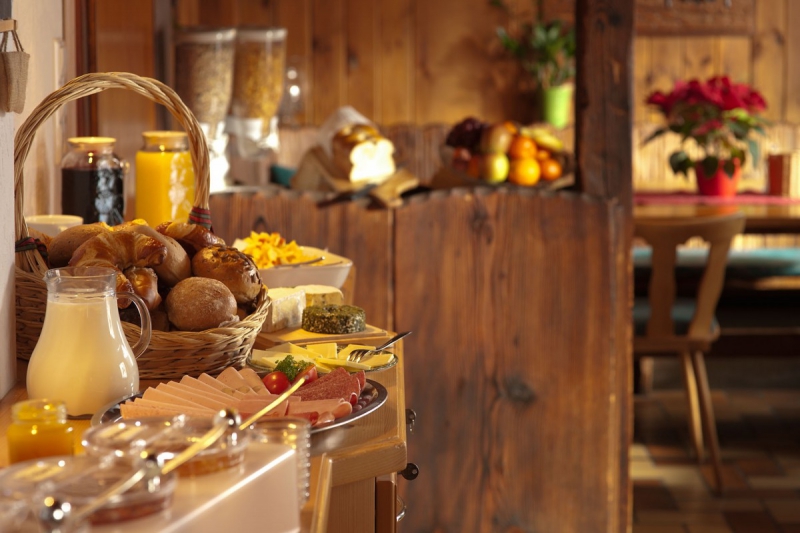 boulangerie-BARJOLS-min_breakfast_buffet_food_restaurant_meal_hotel_plate_fresh-718745